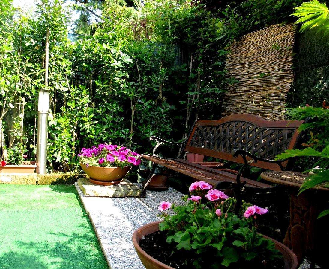 Garden Sweet House Desenzano Appartement Desenzano del Garda Buitenkant foto